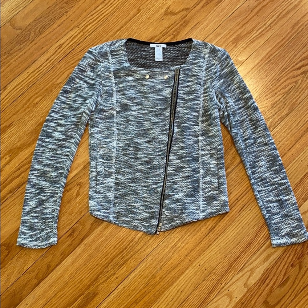 Black and white jacket/top with slanted zipper